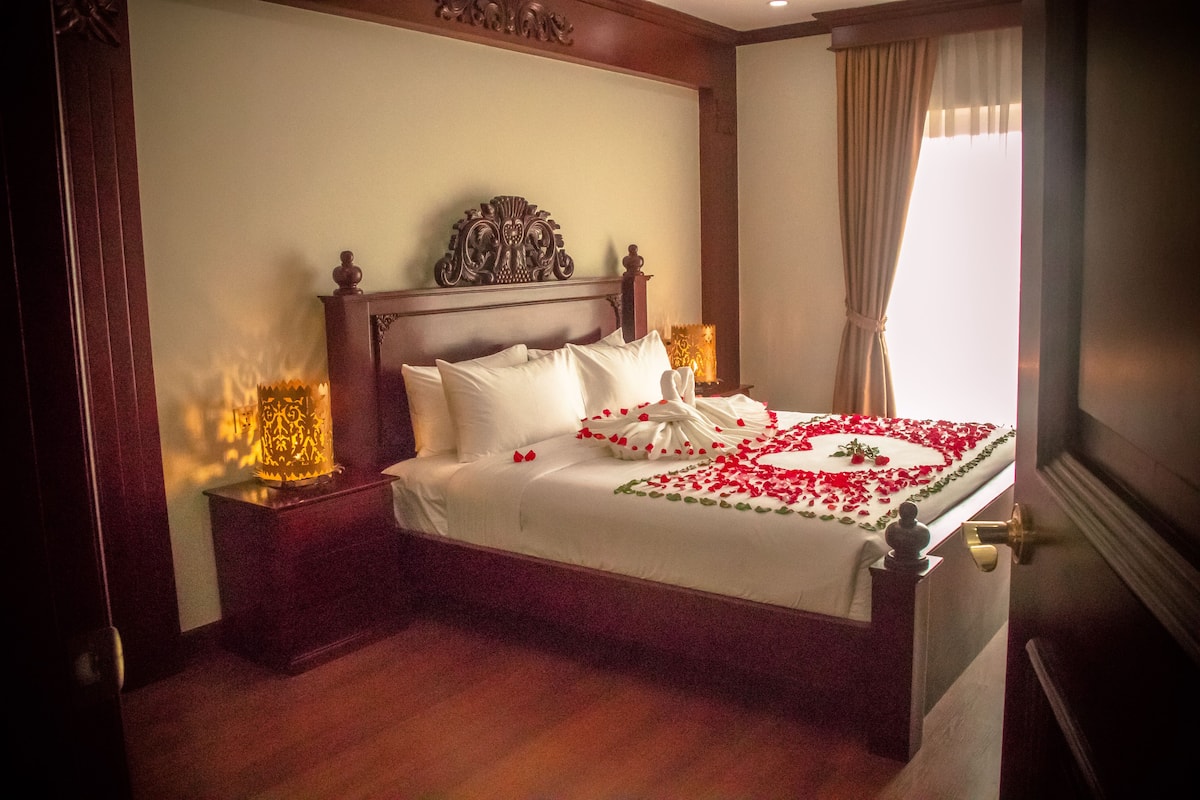 Peralatan tempat tidur premium, bar mini, peti besi dalam bilik