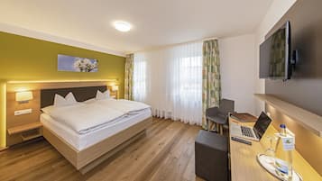 Business-Doppelzimmer | 1 Schlafzimmer, hochwertige Bettwaren, Zimmersafe, Schreibtisch