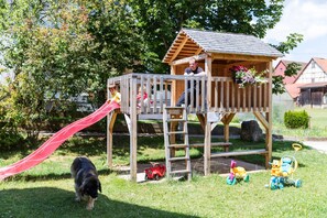 Children’s play area – outdoor - Gasthof Hotel zum Ochsen (Berghülen)