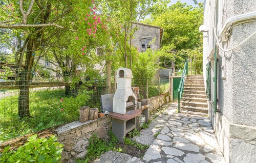 4 bedroom lovely home in Ne (GE)