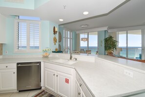 Fridge, microwave, oven, stovetop - Spacious 10th Floor Beachfront Condo w/ Stunning Views in Central Destin! 🌅🐬 (Destin)