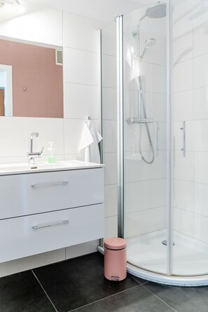 Shower, hair dryer, towels - Smile vacation apartment right on the beach in Wassersleben (Harrislee)