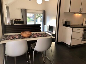 Kjøleskap, ovn, oppvaskmaskin og kaffetrakter/tekoker