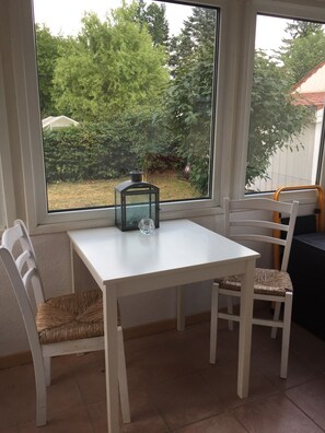 Dining - Romantic holiday home detached on a large plot (Plau-Plötzenhöhe)