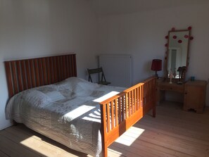 2 habitaciones, tabla de planchar con plancha y wifi 