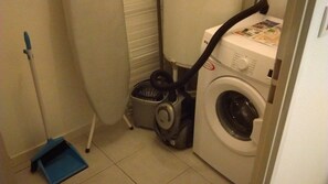 Interior - F2 in Residence with swimming pool, caretaker and parking (Dax)