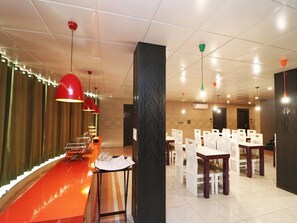 Cafe - Ace Prime Hotel (Greater Noida)