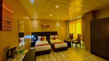 Luxury Double or Twin Room, City View | Egyptian cotton sheets, premium bedding, down comforters, pillowtop beds