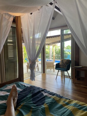 4 bedrooms, iron/ironing board, travel cot, free WiFi
