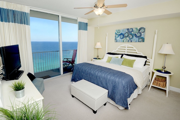 UNIQUE FLOOR PLAN! One of the few units with a GULF VIEW MASTER BEDROOM!