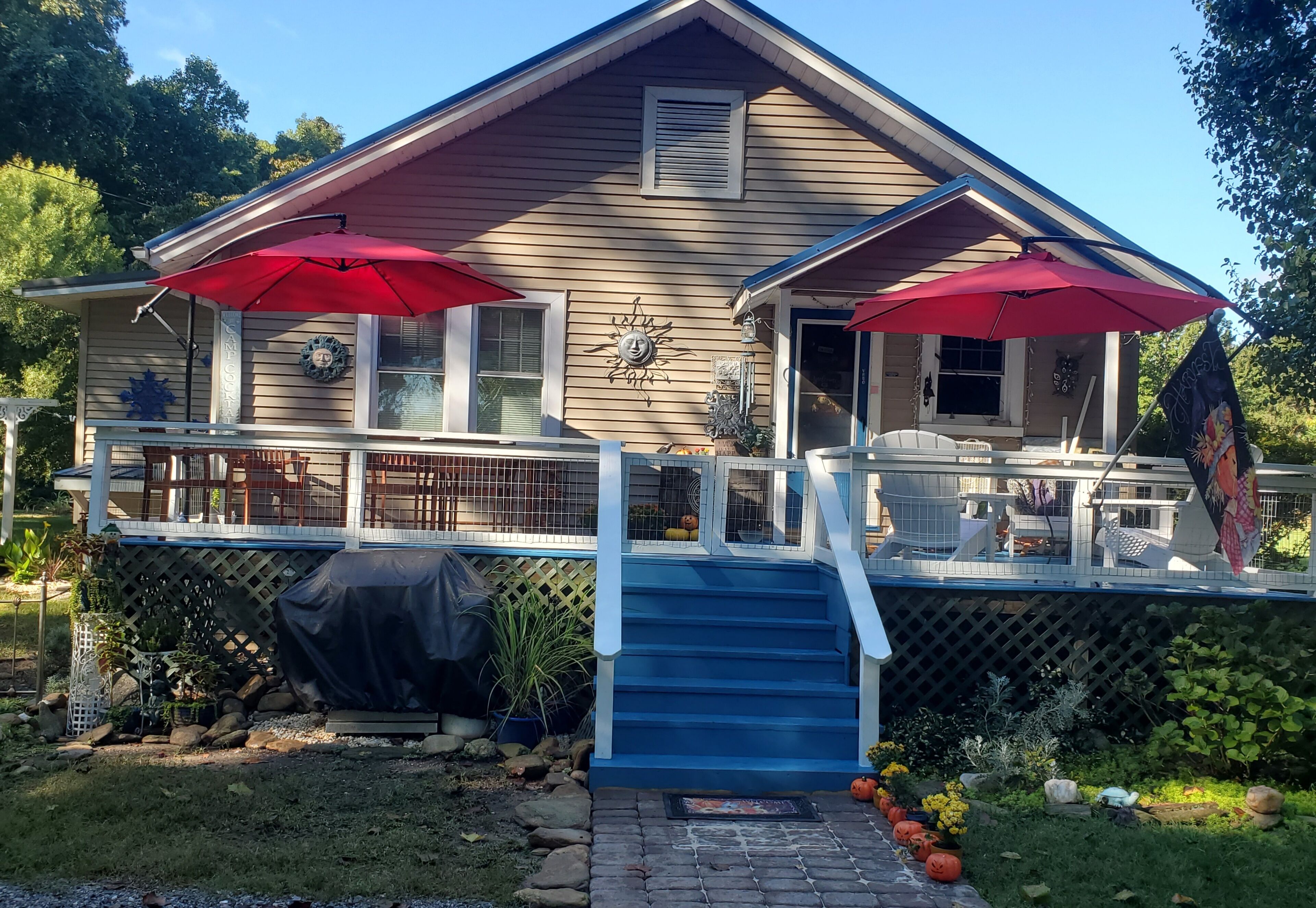 River Retreat: 3 Wall Rd. Tryon, NC. Dog friendly w/ no pet fees!