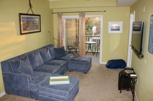 Beautiful tranquil setting with pool or walk to the beach, shopping and dining.