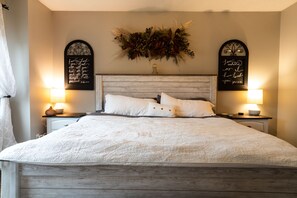 4 habitaciones, tabla de planchar con plancha, wifi y ropa de cama 