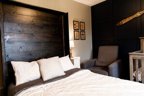 4 habitaciones, tabla de planchar con plancha, wifi y ropa de cama