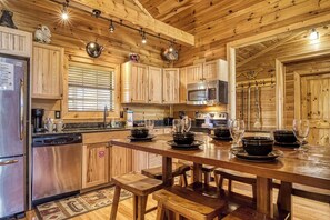 Microwave, dishwasher, coffee/tea maker, toaster