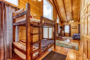 3 bedrooms, iron/ironing board, free WiFi, bed sheets - Big Sky, Breathtaking Mtn View, Free Attraction Tickets, Pool Table, Hot Tub!!! (Sevierville)