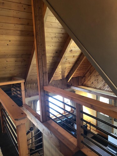 Pine Loft at Jay Chalet is a cozy retreat for all seasons