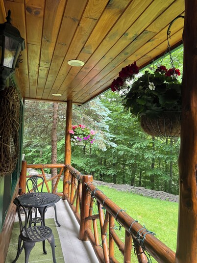 ELEGANT LOG CABIN.PRIVATE, QUIET. Great wi-fi, Clean. Heaven.