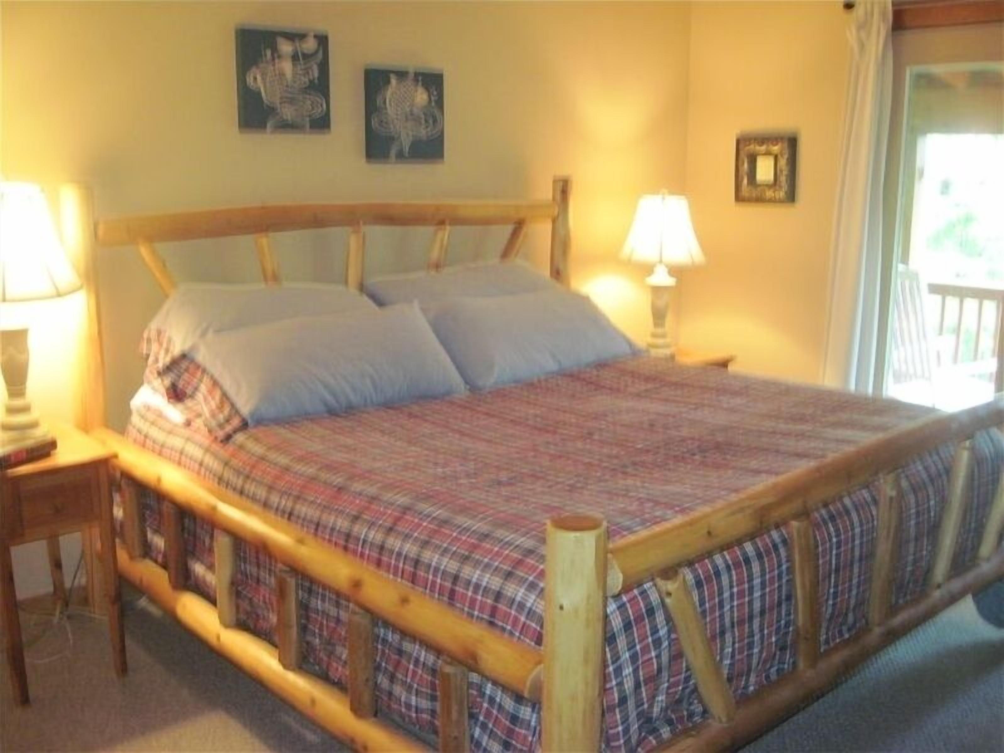 3 chambres, fer et planche à repasser, Wi-Fi, draps fournis