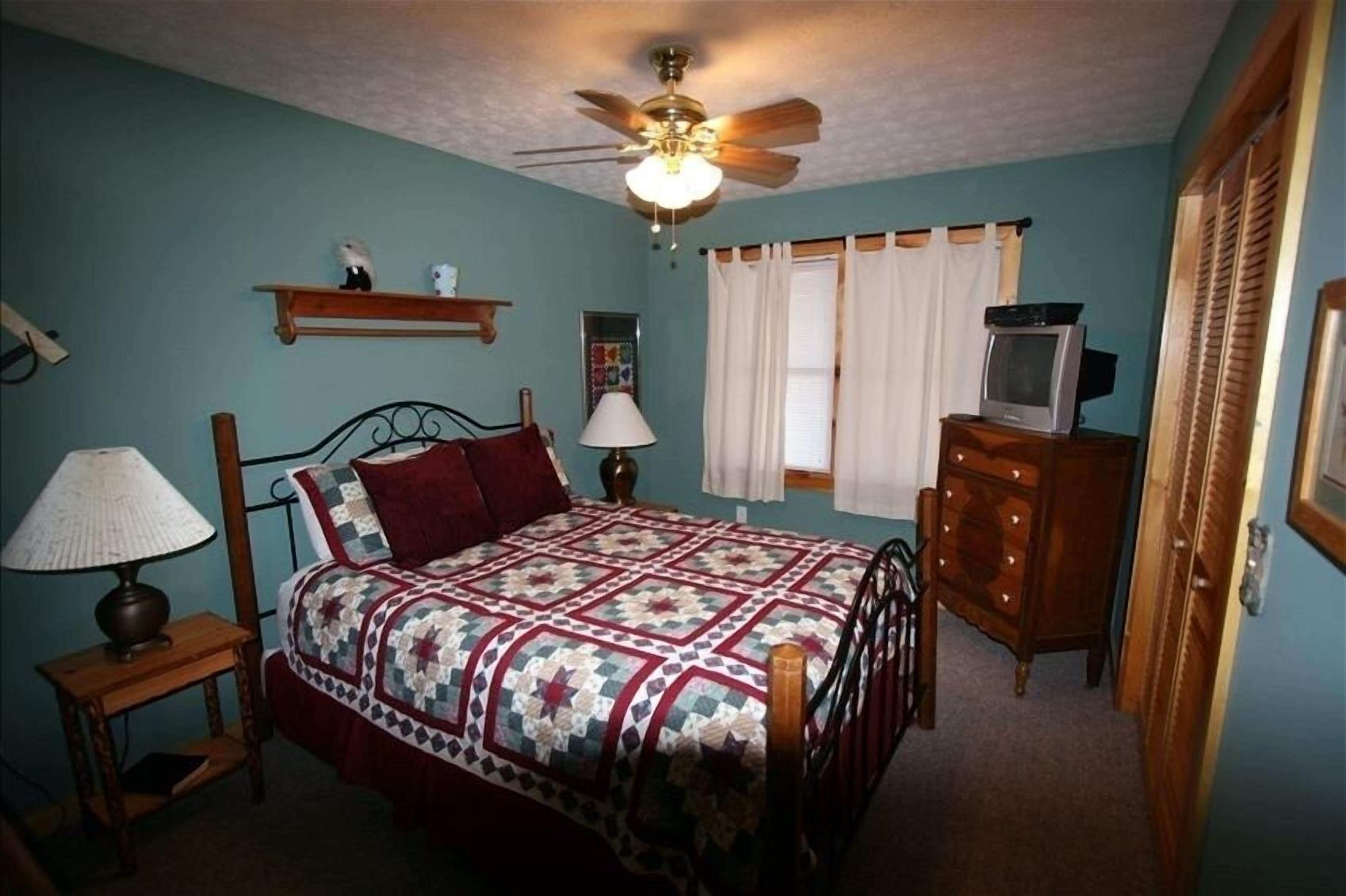 3 soverom, strykejern/-brett, wi-fi og sengetøy