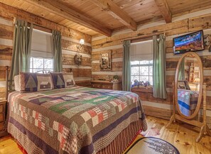 2 bedrooms, iron/ironing board, bed sheets - Bear End - Relax in Hot Tub, Specials, FREE Area Attraction Tickets!!! (Sevierville)