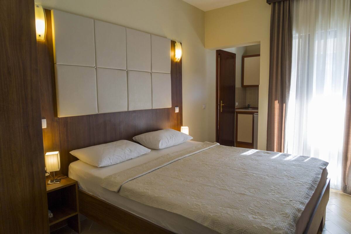 1 bedroom, minibar, desk, free cots/infant beds
