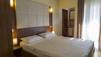 Studio, Terrace (8) | 1 bedroom, minibar, desk, free cribs/infant beds