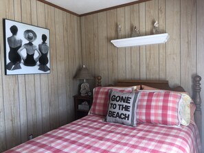 5 bedrooms, iron/ironing board, free WiFi