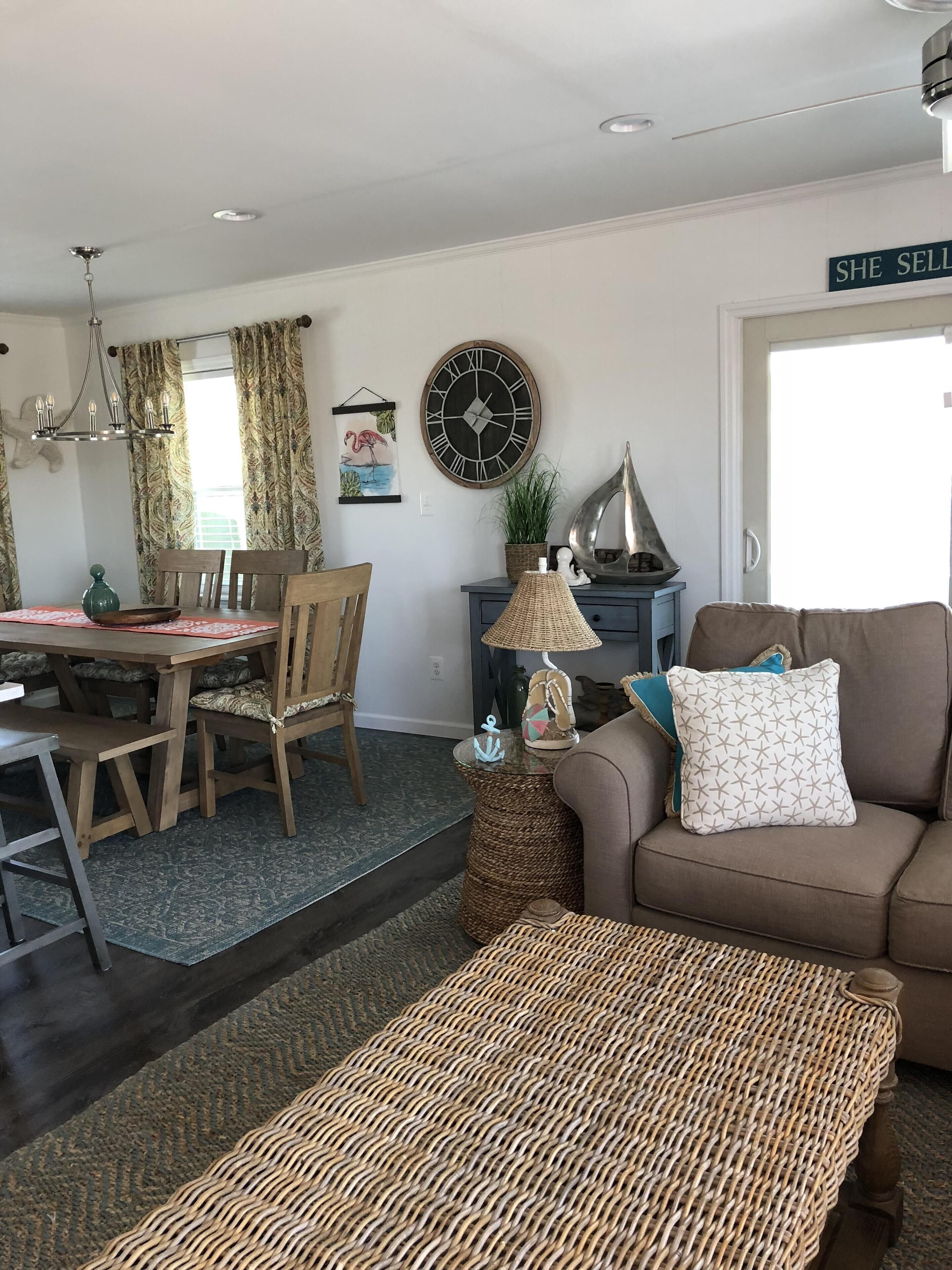 Close To Everything And Only 5 Minute Walk To The Beach. - Nags Head, NC