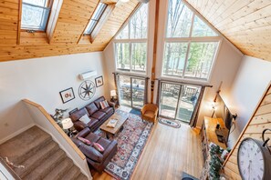 Smart TV, fireplace, DVD player