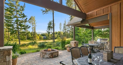 Posh Suncadia Retreat on the 18th Fairway! Expertly furnished w/ a Hot Tub!!