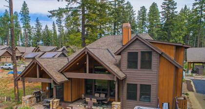 Posh Suncadia Retreat on the 18th Fairway! Expertly furnished w/ a Hot Tub!!