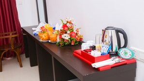 1 غرفة نوم وميني بار ومكتب وتجهيزات عازلة للصوت