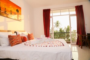 Dobbeltrom – deluxe, balkong, strandutsikt | 1 soverom, minibar, skrivebord og lydisolert