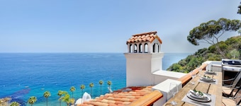 Remodeled 1B|1B Villa,Golf Cart, WIFI, Gorgeous Panoramic Ocean Views, golf cart