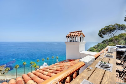 Remodeled 1B|1B Villa,Golf Cart, WIFI, Gorgeous Panoramic Ocean Views, golf cart