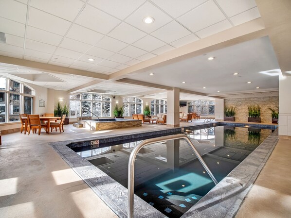 Sisäuima-allas, lämmitetty uima-allas