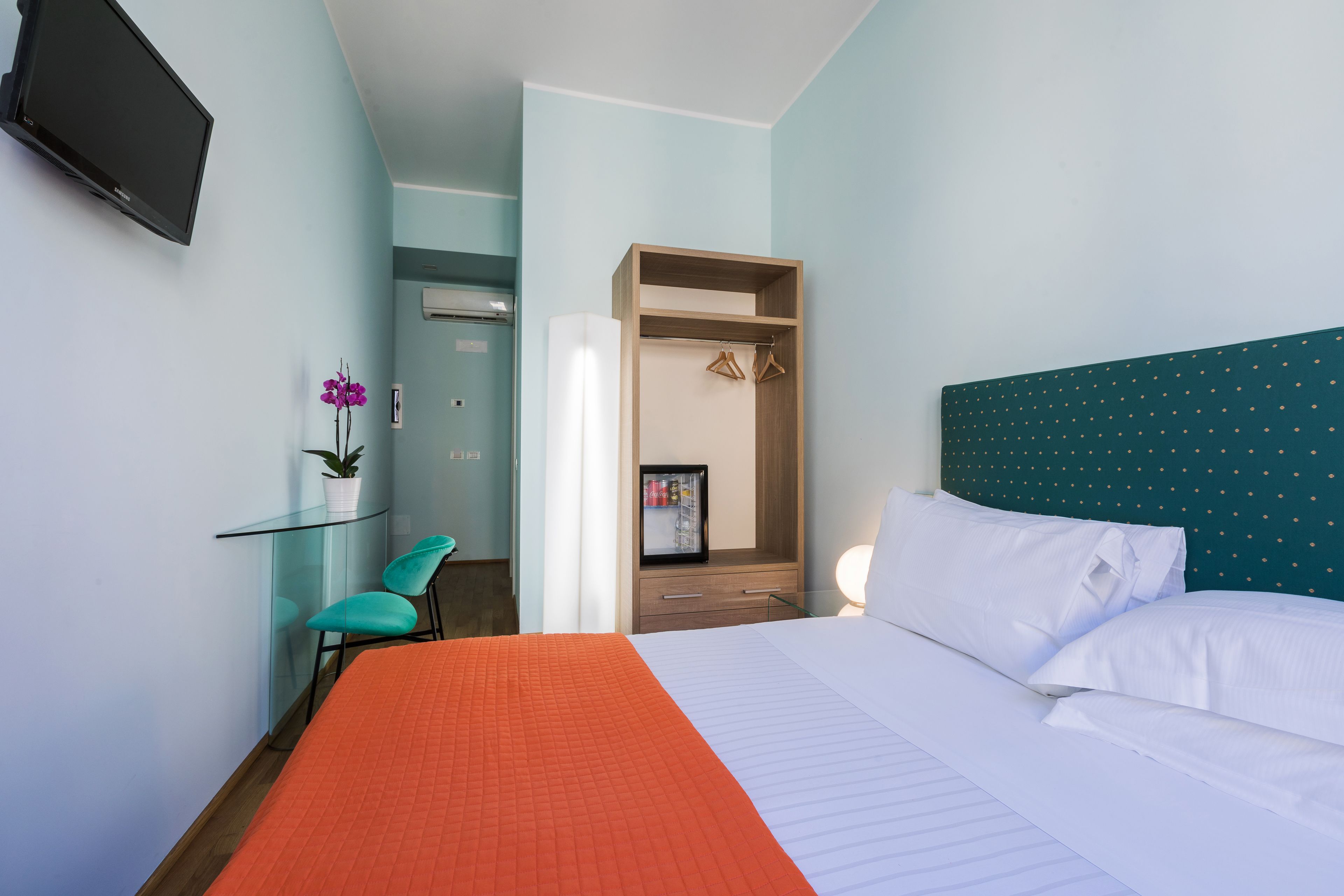 standard double or twin room | premium bedding, in-room safe, laptop workspace, free wifi