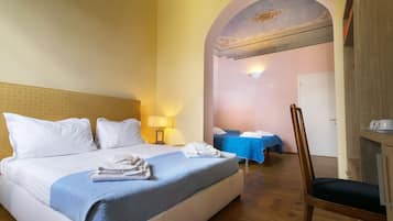 Quadrupla Superior, vista giardino | Biancheria da letto di alta qualità, una cassaforte in camera