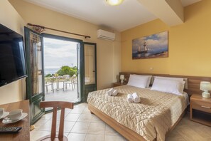 Elegant Apartment,  1 Bedroom, Sea View | 1 phòng ngủ, két bảo mật tại phòng, màn/rèm cản sáng, phòng cách âm 