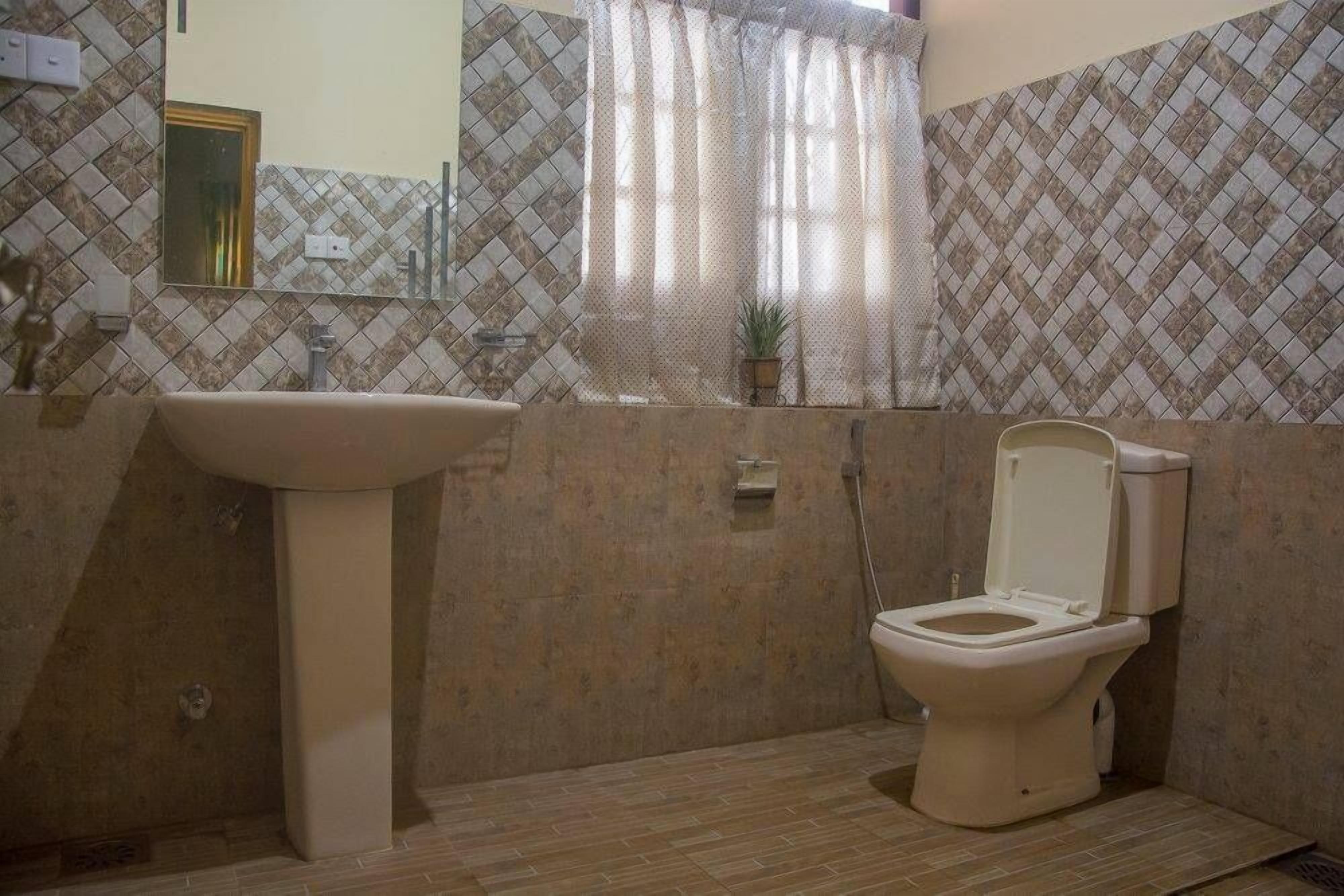 Standard Double Room | Bathroom