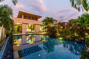 3-Bedroom Villa with Private Pool and Garden | Terrass/Patio