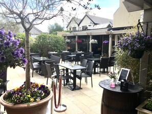 Terrace/patio - The Horse & Hound (Delgany)