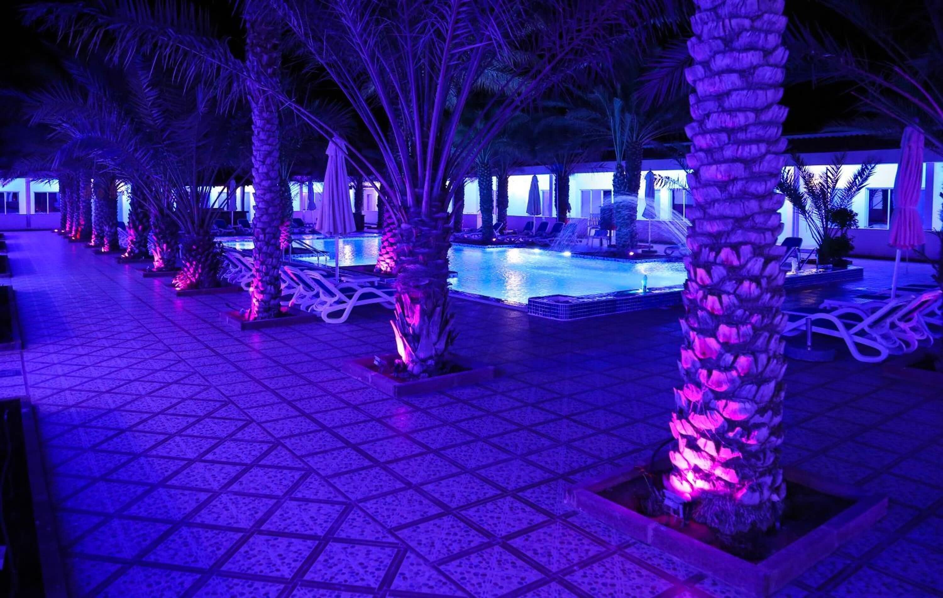 حمام سباحة