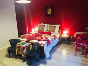 Premium bedding, desk, soundproofing, free cots/infant beds - L'Eden De Floridylle (Xonrupt-Longemer)