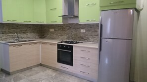 Apartment, 2 Bedrooms | Private kitchen