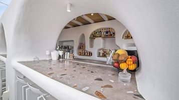 Bar en bord de piscine
