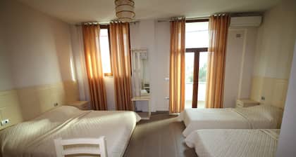 Piazza Hotel