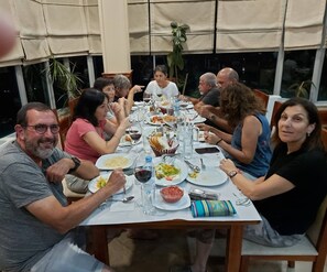 Breakfast, lunch, dinner served; local and international cuisine 