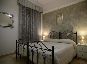 Frette Italian sheets, premium bedding, iron/ironing board, free WiFi - Il B&B del Lago (Anguillara Sabazia)